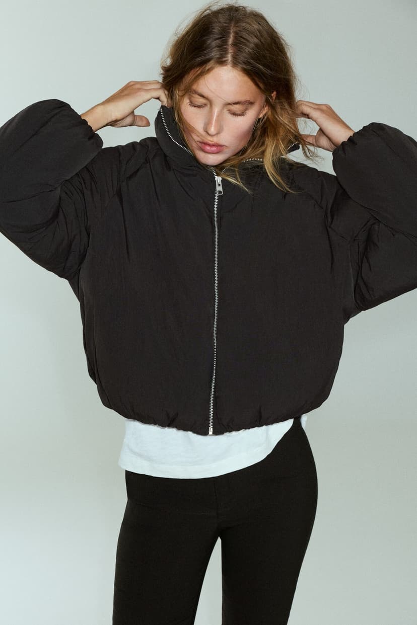 کاپشن پفی زنانه Pull & Bear یقه ایستاده کاپشن پفی زنانه Pull & Bear یقه ایستاده