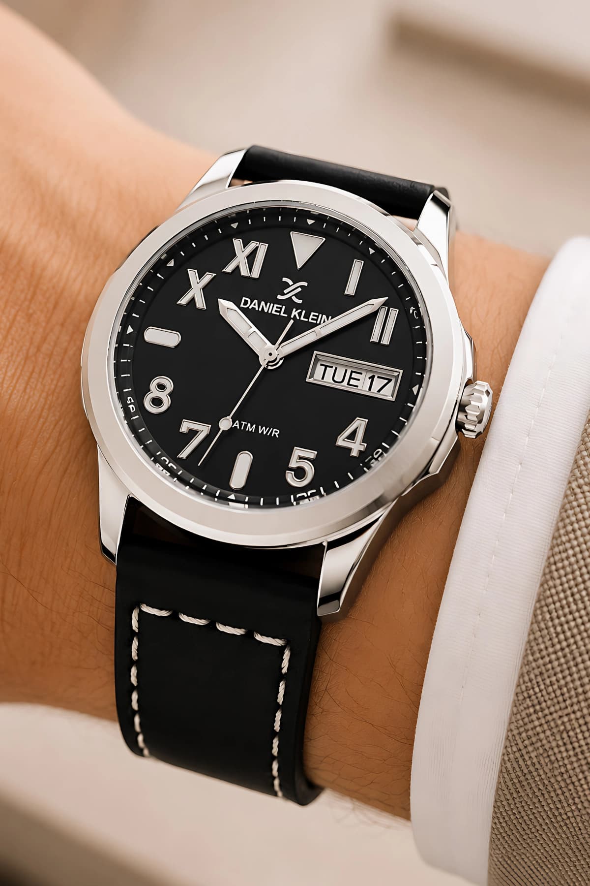 ساعت مردانه Daniel Klein تقویمدار بند چرمی مشکی کیس فولادی مدل zmdk ساعت مردانه Daniel Klein تقویمدار بند چرمی مشکی کیس فولادی مدل zmdk