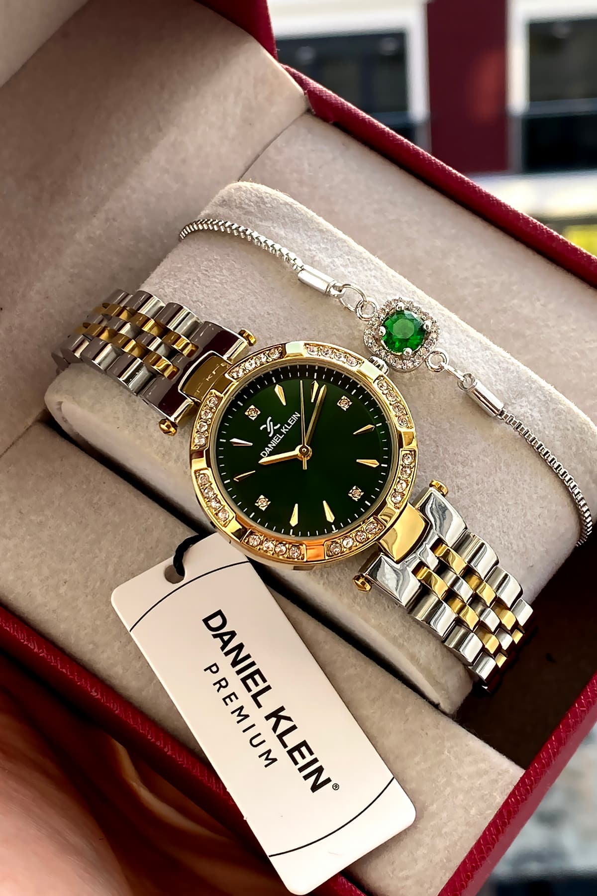 ساعت مچی زنانه Daniel Klein با بند طلایی و نقرهای و صفحه سبز ساعت مچی زنانه Daniel Klein با بند طلایی و نقرهای و صفحه سبز