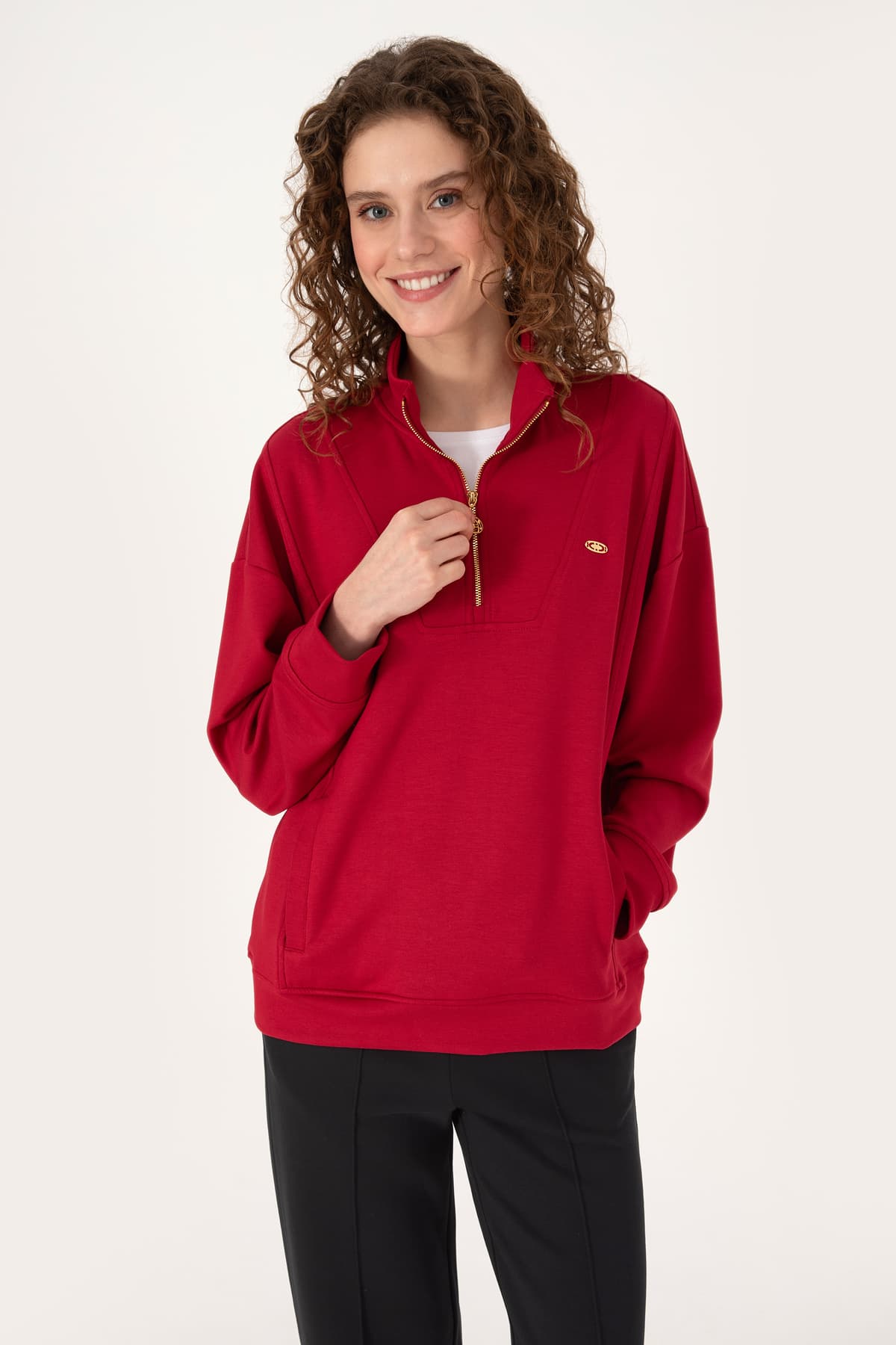 سوئیشرت زنانه U.S. Polo Assn. یقه ایستاده زیپدار تمشکی تیره مدل 50314221-VR104 سوئیشرت زنانه U.S. Polo Assn. یقه ایستاده زیپدار تمشکی تیره مدل 50314221-VR104