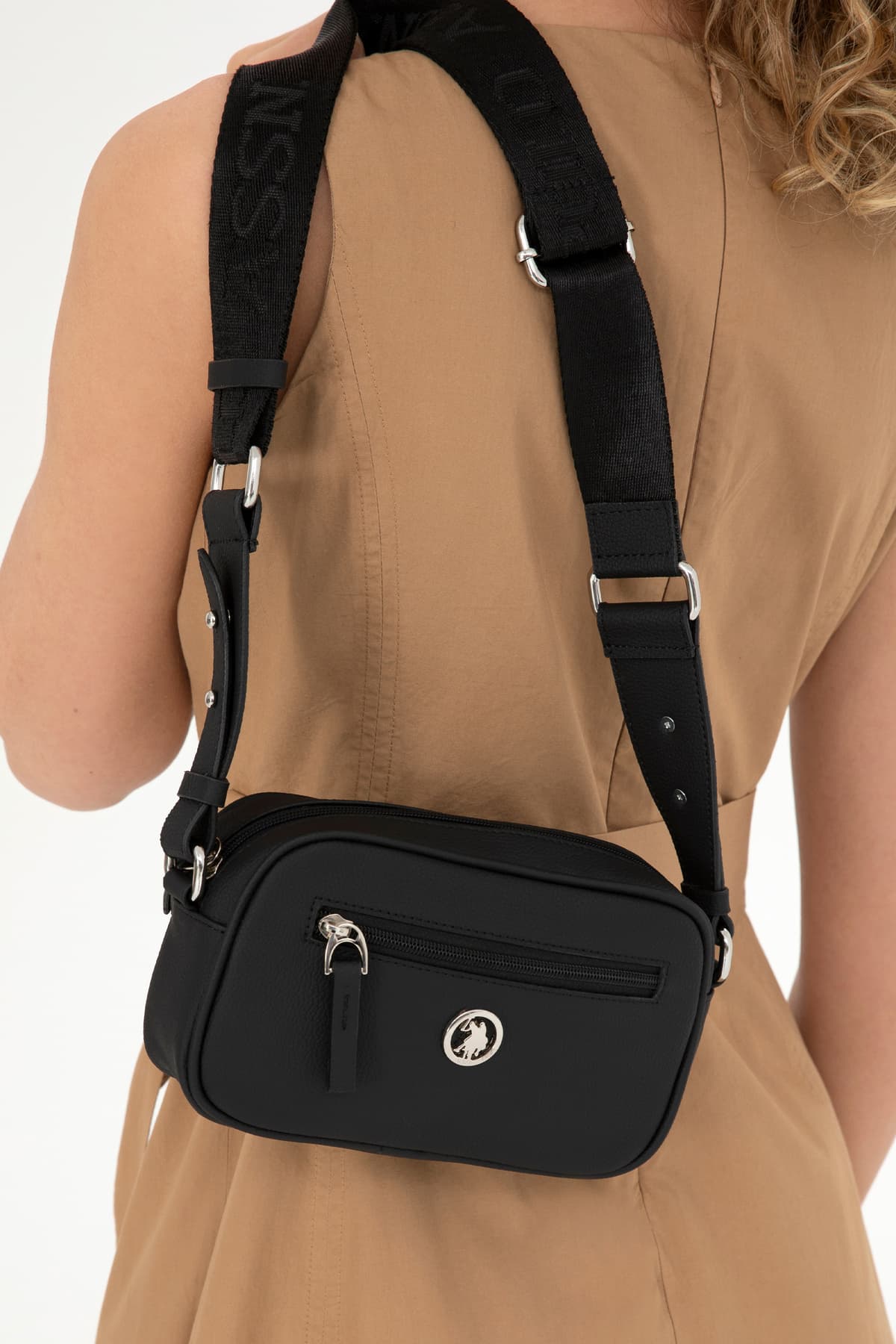 کیف دوشی زنانه U.S. Polo Assn. مشکی مورب مدل 50293652-VR046 کیف دوشی زنانه U.S. Polo Assn. مشکی مورب مدل 50293652-VR046