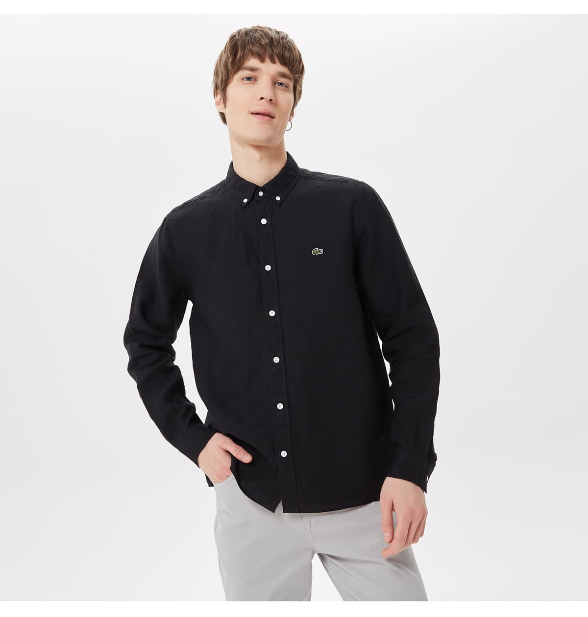 پیراهن مردانه Lacoste کتان مشکی با یقه دکمهدار و فیت معمولی پیراهن مردانه Lacoste کتان مشکی با یقه دکمهدار و فیت معمولی