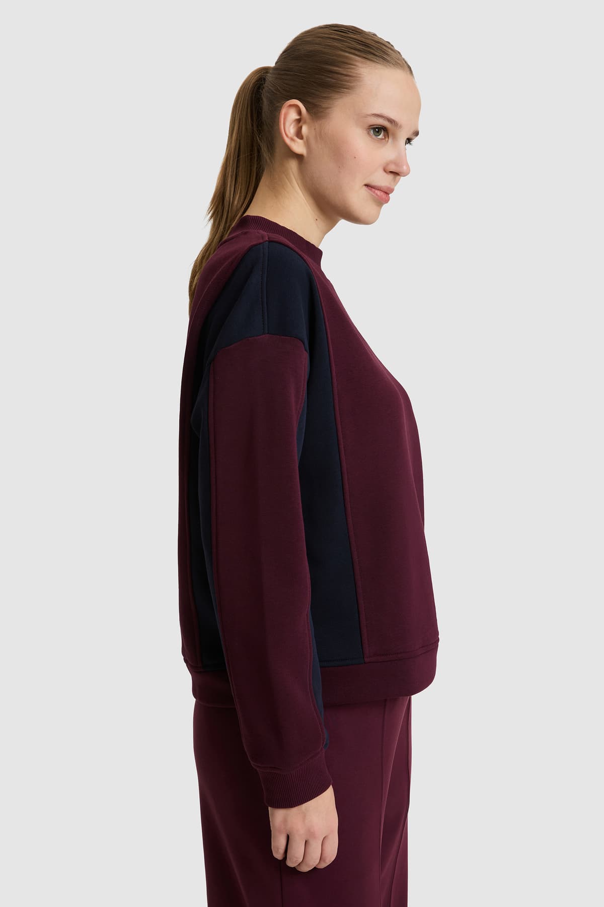 سوئیشرت زنانه U.S. Polo Assn. بوردو مدل 50329014-VR180 سوئیشرت زنانه U.S. Polo Assn. بوردو مدل 50329014-VR180