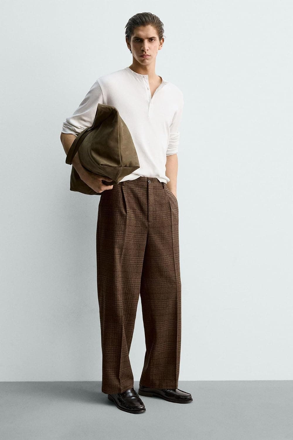 کیف توت زنانه Zara چرمی سبز خاکی سایز استاندارد کیف توت زنانه Zara چرمی سبز خاکی سایز استاندارد