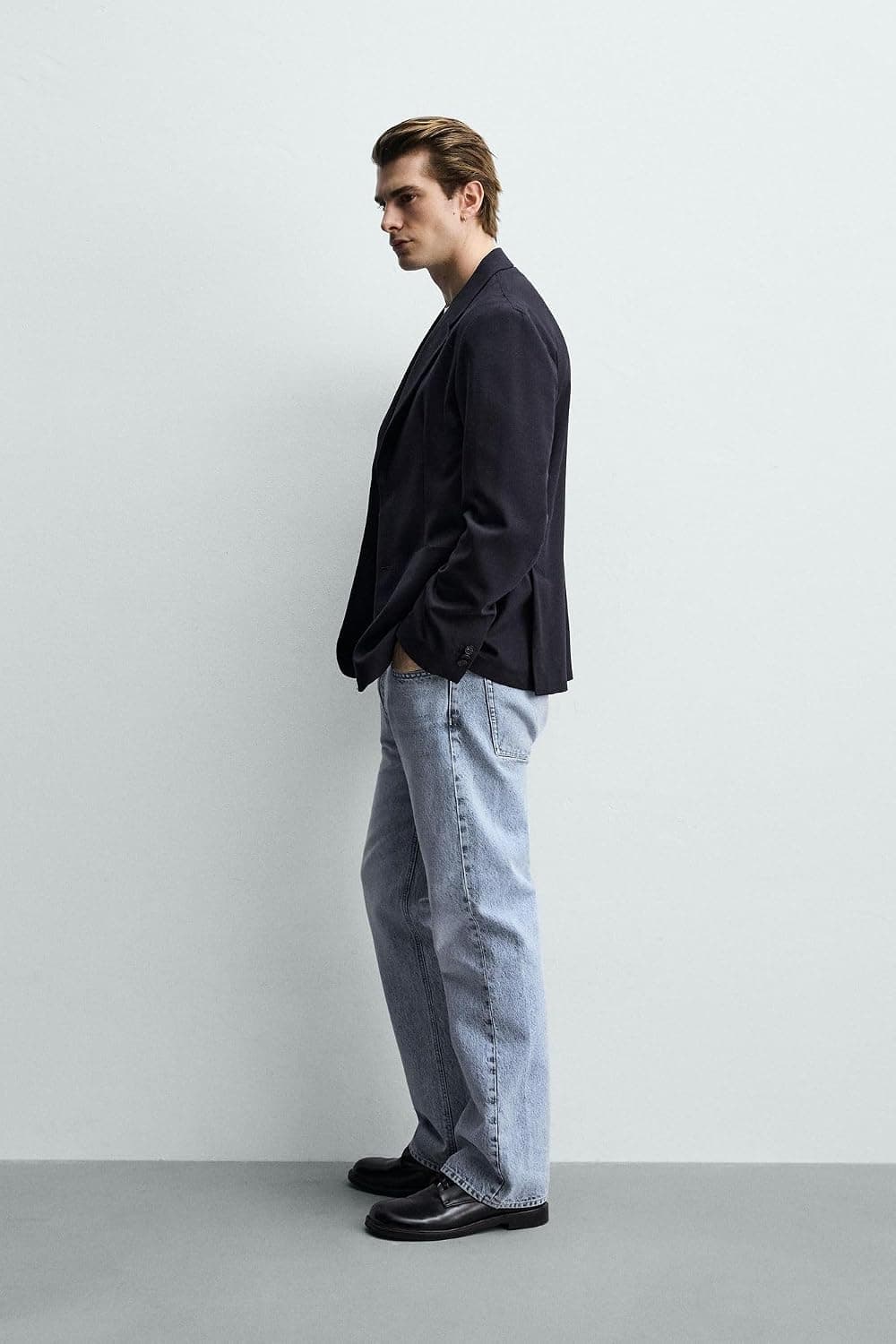 بلیزر مردانه Zara فیت ریلکس بافتدار سرمهای سایز XL بلیزر مردانه Zara فیت ریلکس بافتدار سرمهای سایز XL