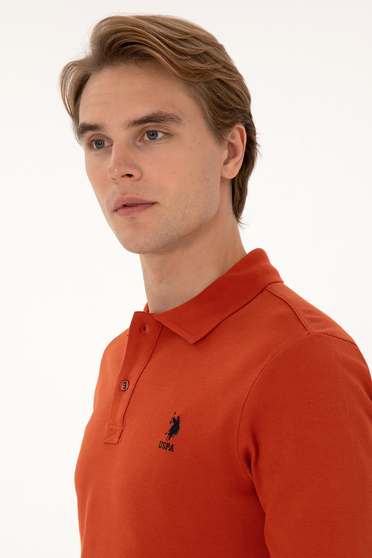 سویشرت مردانه U.S. Polo Assn. فیت معمولی یقه پولو قرمز آجری بیسیک مدل 50307757-VR031 سویشرت مردانه U.S. Polo Assn. فیت معمولی یقه پولو قرمز آجری بیسیک مدل 50307757-VR031