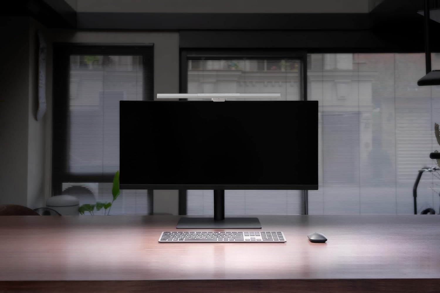 چراغ LED مانیتور BenQ ScreenBar Pro نقرهای با حسگر حرکتی چراغ LED مانیتور BenQ ScreenBar Pro نقرهای با حسگر حرکتی