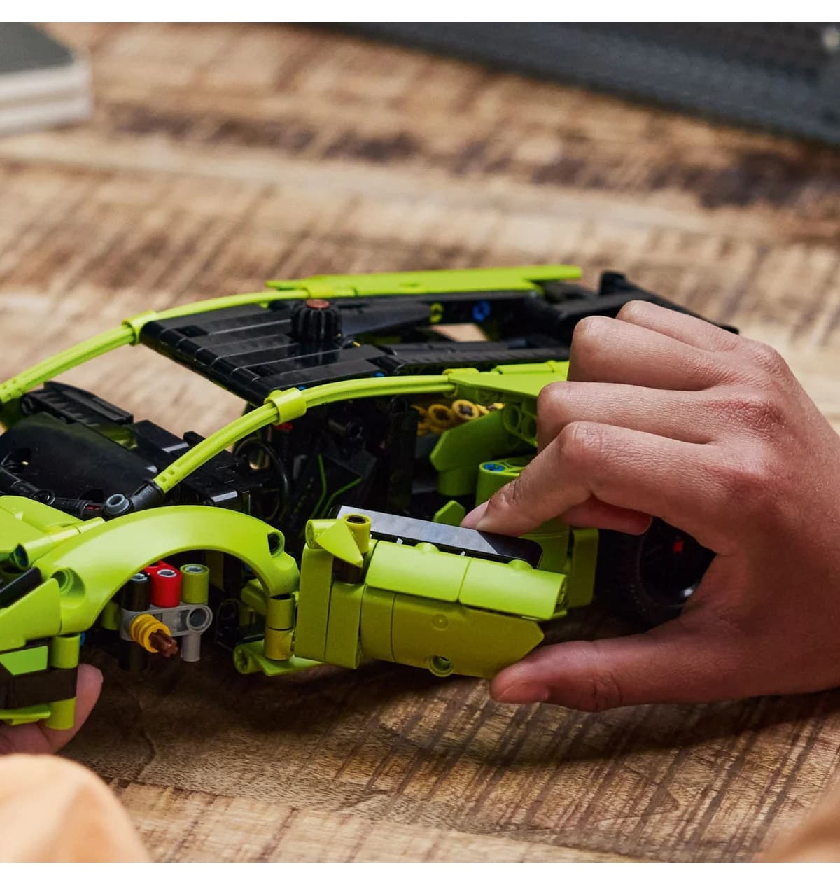 لگو Technic Lamborghini Huracán Tecnica مدل 42161 806 قطعه لگو Technic Lamborghini Huracán Tecnica مدل 42161 806 قطعه