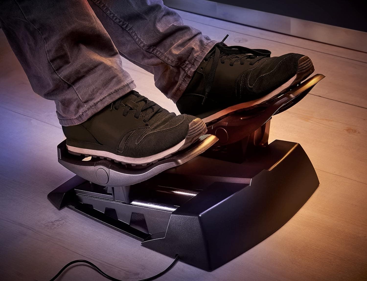 پدال رودر Thrustmaster با کنترل دقیق و فناوری S.M.A.R.T مدل TFRP پدال رودر Thrustmaster با کنترل دقیق و فناوری S.M.A.R.T مدل TFRP