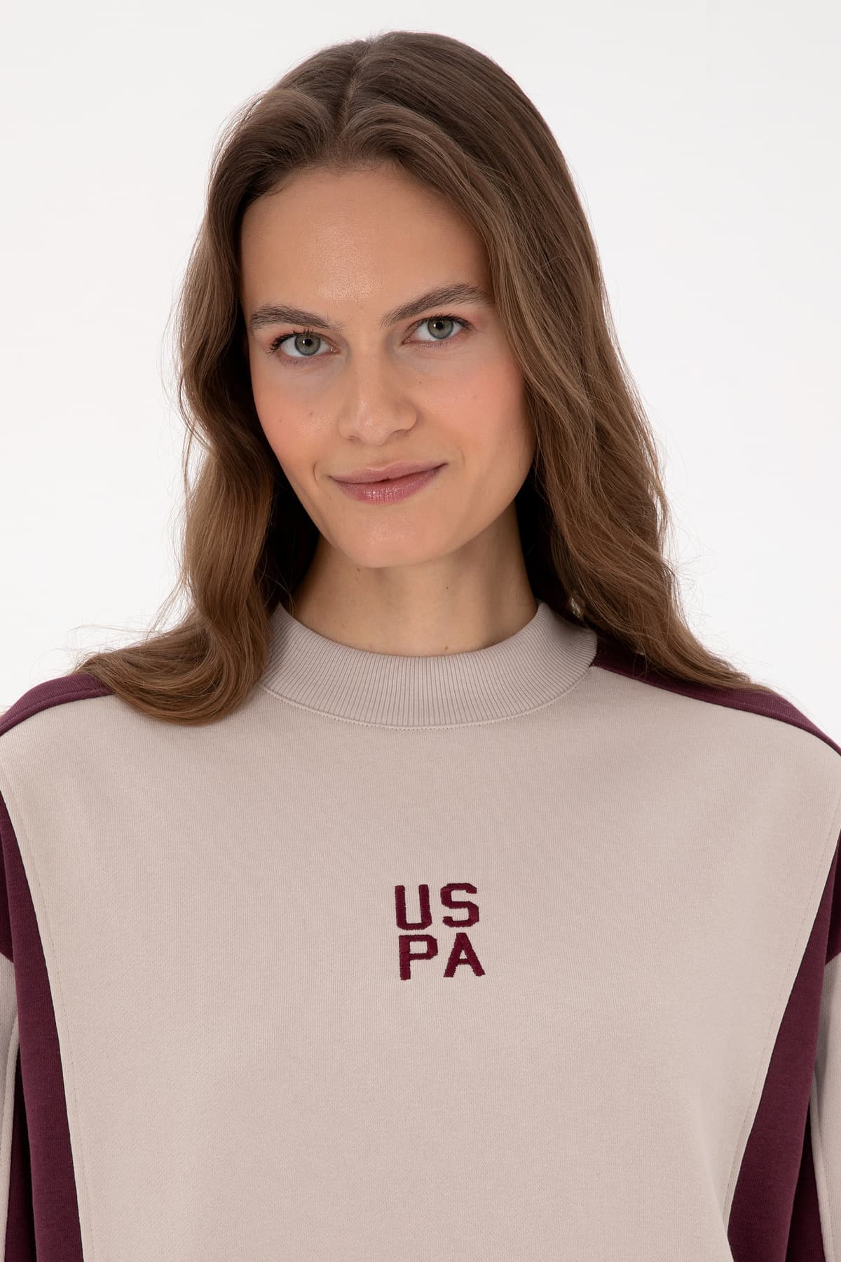 سوئیشرت زنانه U.S. Polo Assn. بوردو یقه گرد مدل 50314951-VR177 سوئیشرت زنانه U.S. Polo Assn. بوردو یقه گرد مدل 50314951-VR177