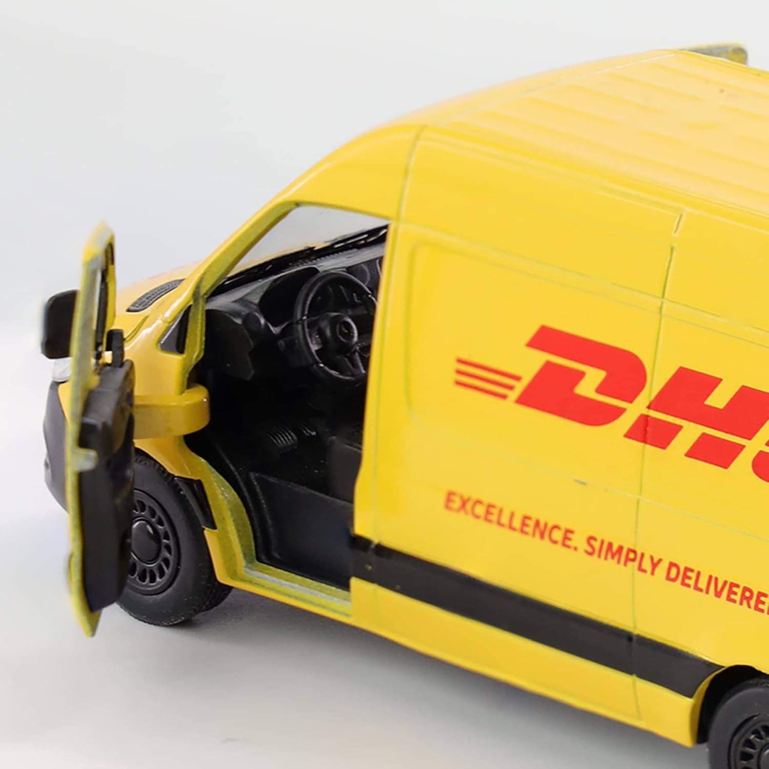 ماشین اسباببازی کودک D.A.Y. Republic ون زرد فلزی Mercedes Benz Sprinter عقبکش مدل DHL Van ماشین اسباببازی کودک D.A.Y. Republic ون زرد فلزی Mercedes Benz Sprinter عقبکش مدل DHL Van