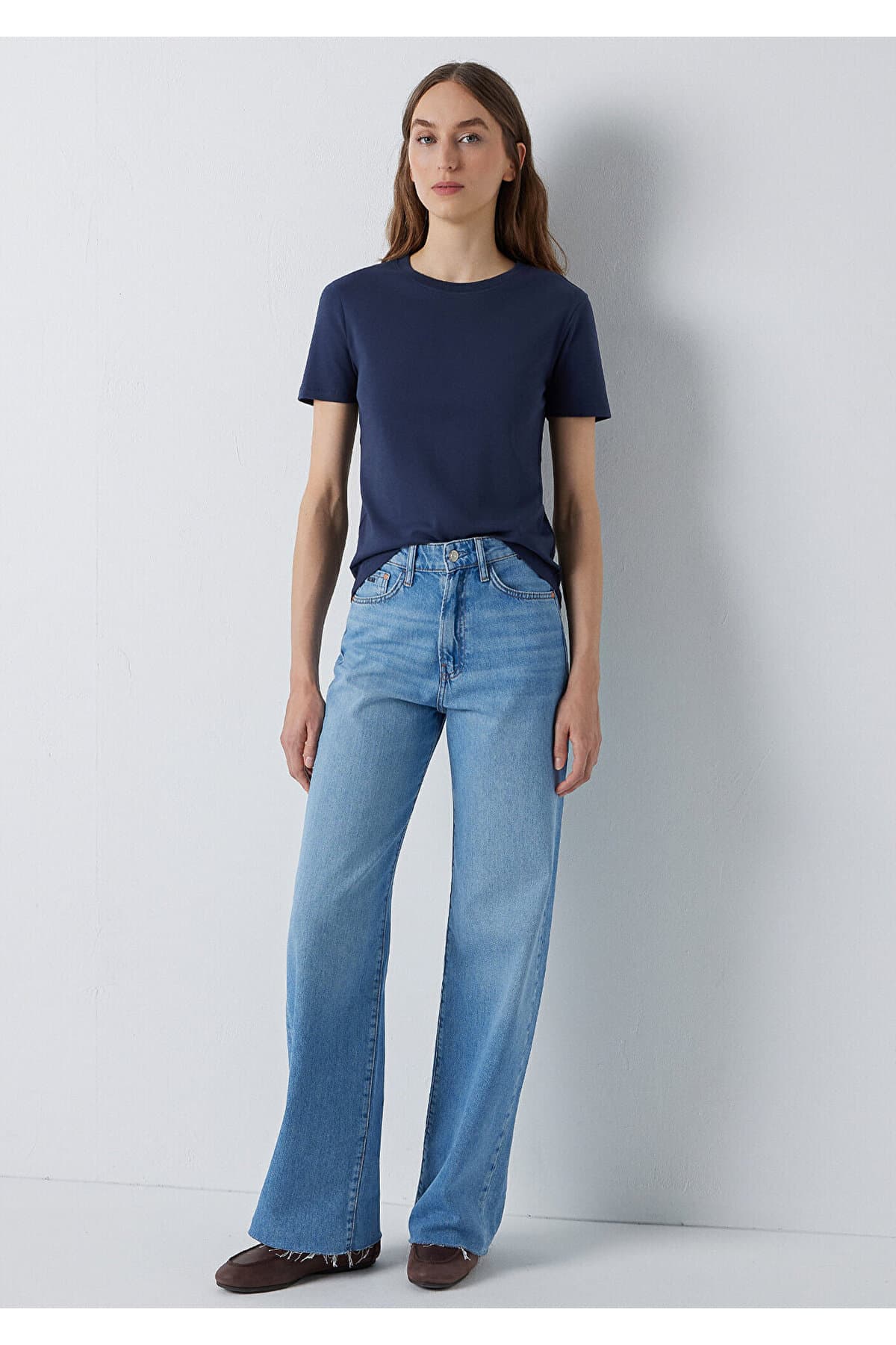 تیشرت زنانه Mavi یقه گرد سرمهای Slim Fit مدل 1614181-87524 تیشرت زنانه Mavi یقه گرد سرمهای Slim Fit مدل 1614181-87524