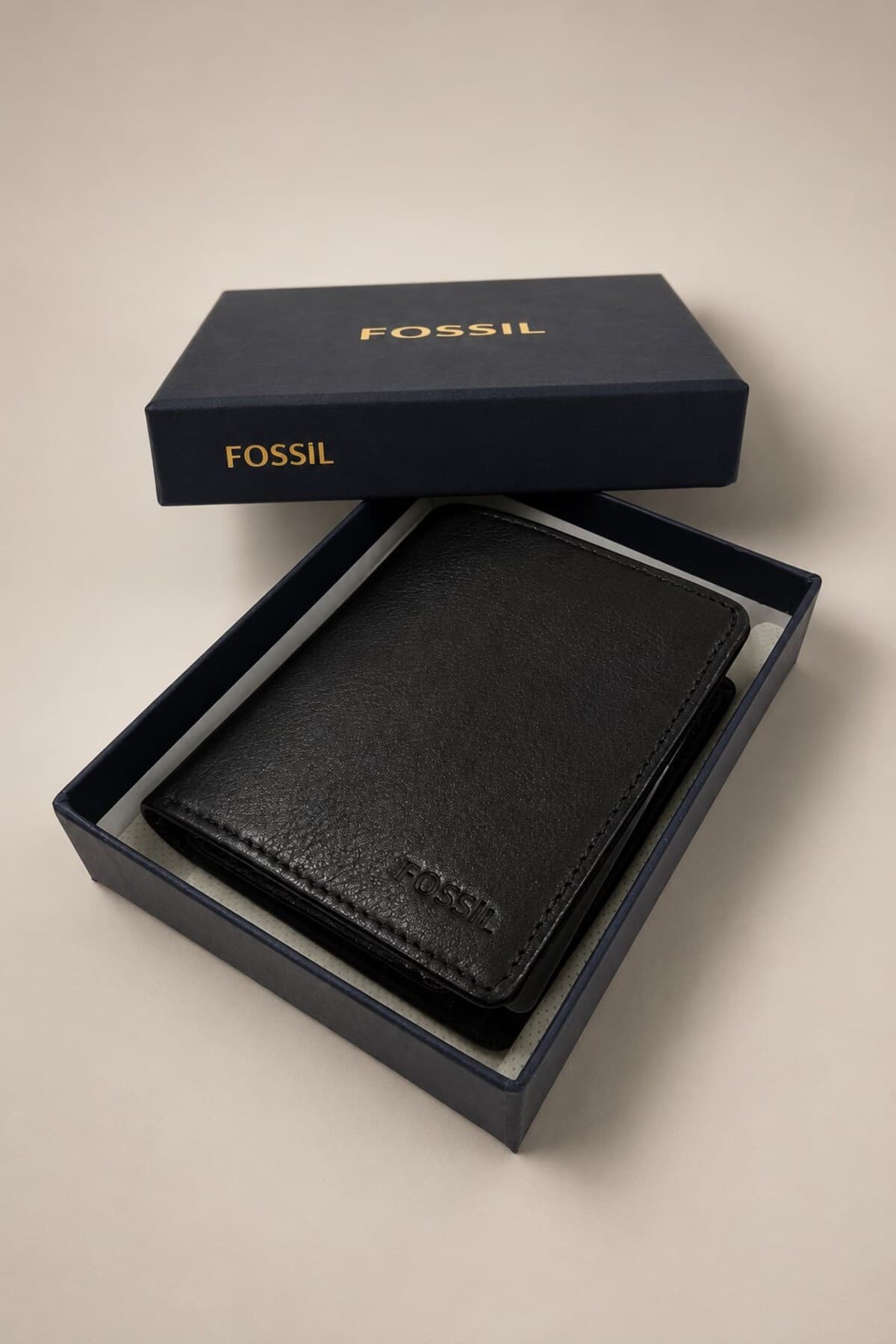 کیف پول زنانه Fossil چرم طبیعی %100 زیپدار چندبخشی با جای کارت کیف پول زنانه Fossil چرم طبیعی %100 زیپدار چندبخشی با جای کارت
