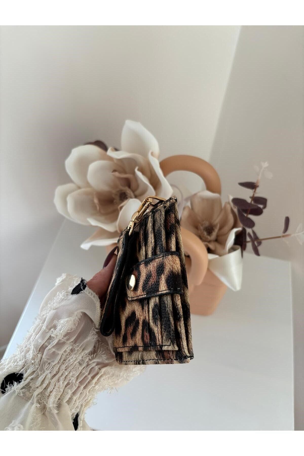 کیف پول زنانه lalettobags با طرح پلنگی کیف پول زنانه lalettobags با طرح پلنگی