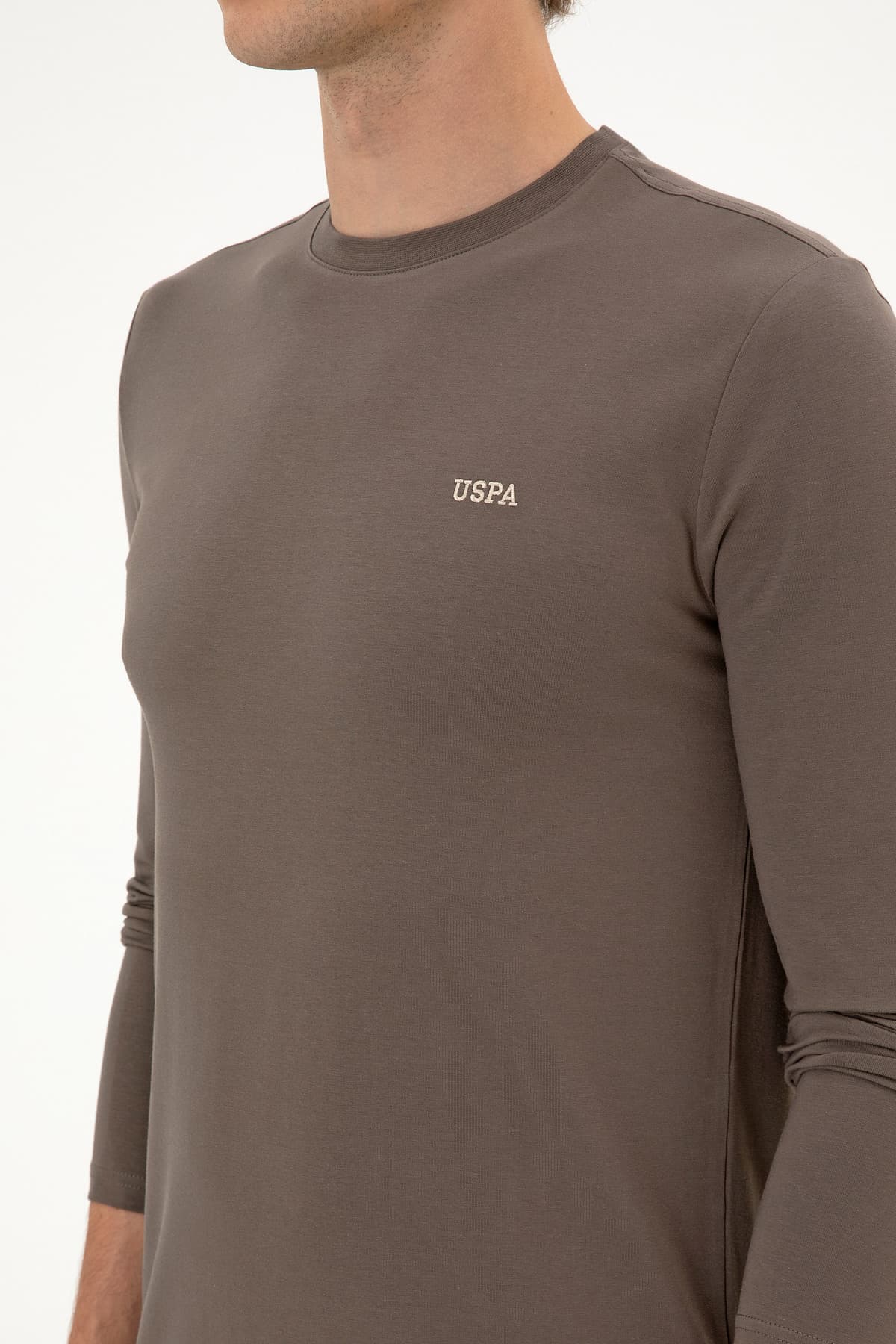 سوئیشرت مردانه U.S. Polo Assn. فیت اسلیم یقه گرد خاکستری قهوهای Süprem Basic مدل 50313744-VR052 سوئیشرت مردانه U.S. Polo Assn. فیت اسلیم یقه گرد خاکستری قهوهای Süprem Basic مدل 50313744-VR052