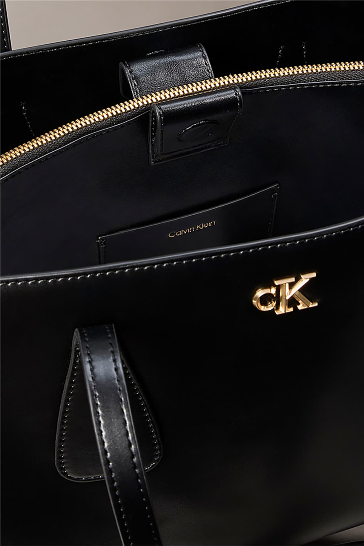 کیف دوشی زنانه Calvin Klein مدل Ck Medium Work Tote کیف دوشی زنانه Calvin Klein مدل Ck Medium Work Tote