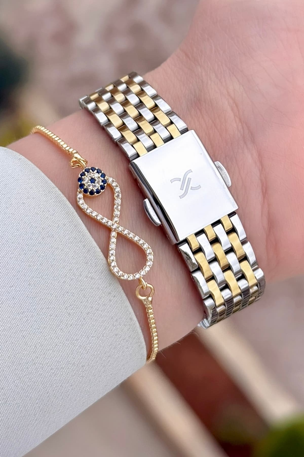 ساعت مچی زنانه Daniel Klein بند قابل تنظیم طلایی خاکستری 30 mm همراه دستبند ساعت مچی زنانه Daniel Klein بند قابل تنظیم طلایی خاکستری 30 mm همراه دستبند
