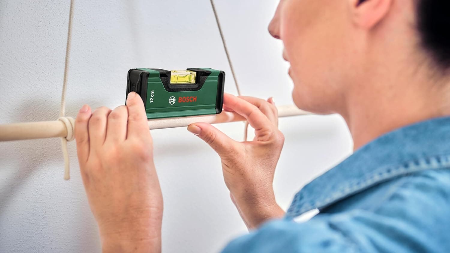 تراز آب Bosch به طول 12 سانتیمتر تراز آب Bosch به طول 12 سانتیمتر