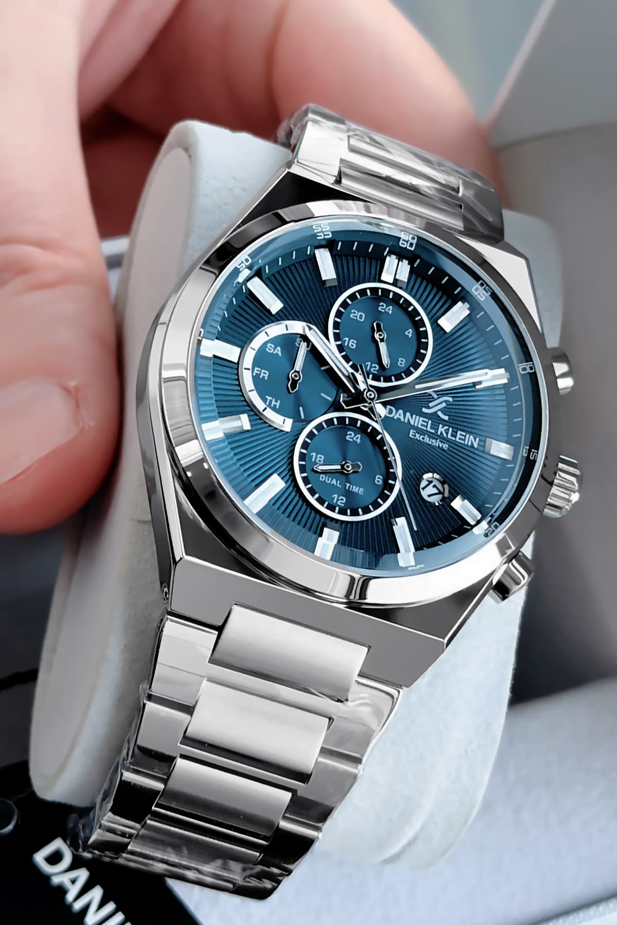 ساعت مردانه Daniel Klein Exclusive نقرهای بند فولادی ضد آب 3 ATM مدل CBK449 ساعت مردانه Daniel Klein Exclusive نقرهای بند فولادی ضد آب 3 ATM مدل CBK449