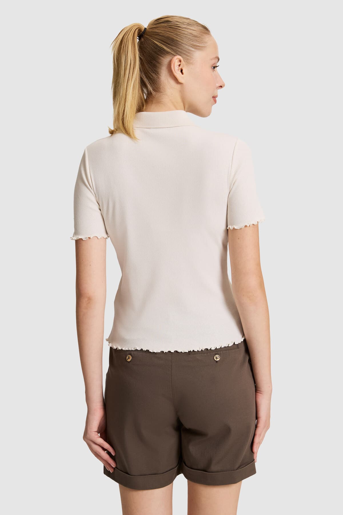 تیشرت زنانه یقه پولو U.S. Polo Assn. کرم مدل 50323563-VR071 تیشرت زنانه یقه پولو U.S. Polo Assn. کرم مدل 50323563-VR071