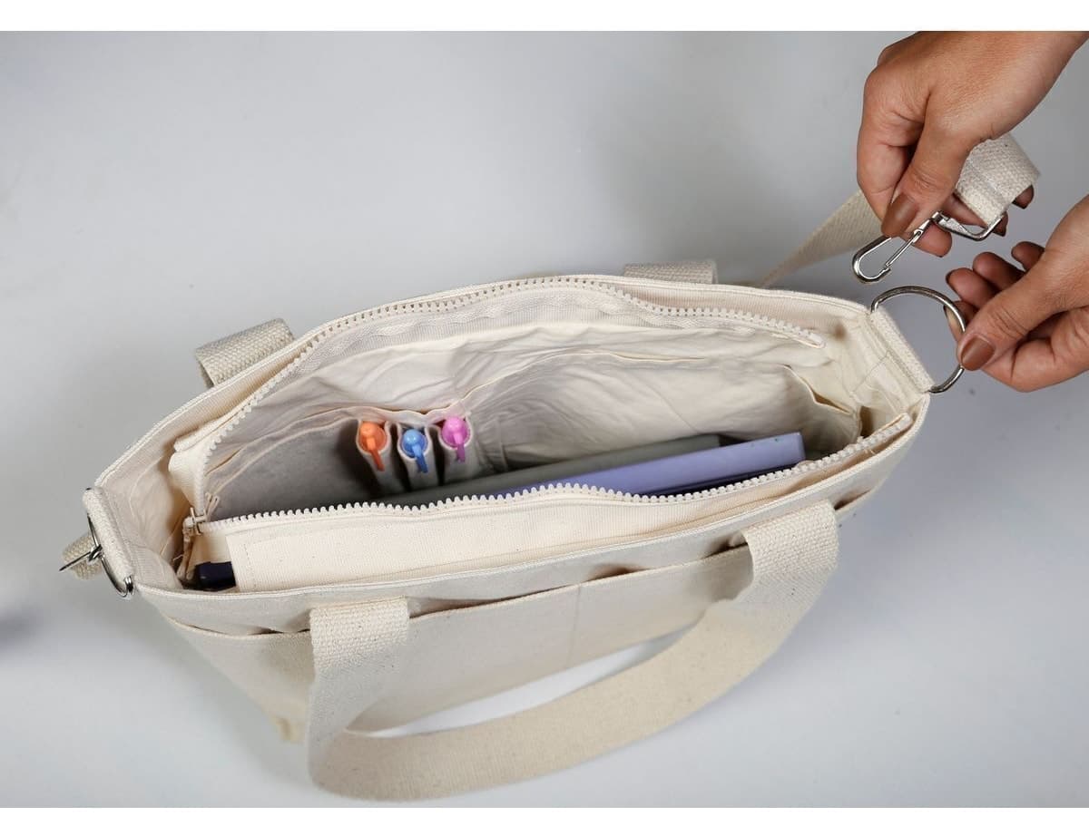 کیف زنانه VAGO COLLECTION کانواس زیپدار Crossbody کیف زنانه VAGO COLLECTION کانواس زیپدار Crossbody
