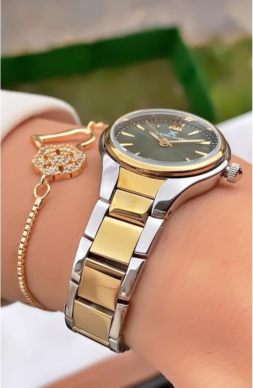 ساعت مچی زنانه Daniel Klein دو رنگ طلایینقرهای بند فولادی شیشه معدنی ساعت مچی زنانه Daniel Klein دو رنگ طلایینقرهای بند فولادی شیشه معدنی