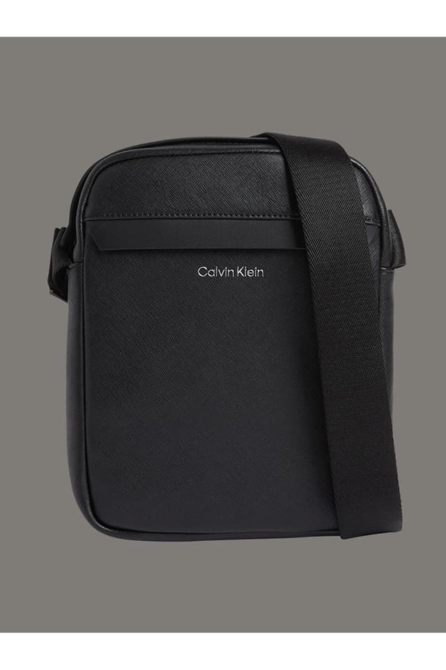 کیف دوشی مردانه Calvin Klein مدل LV04D3083GUB1 کیف دوشی مردانه Calvin Klein مدل LV04D3083GUB1