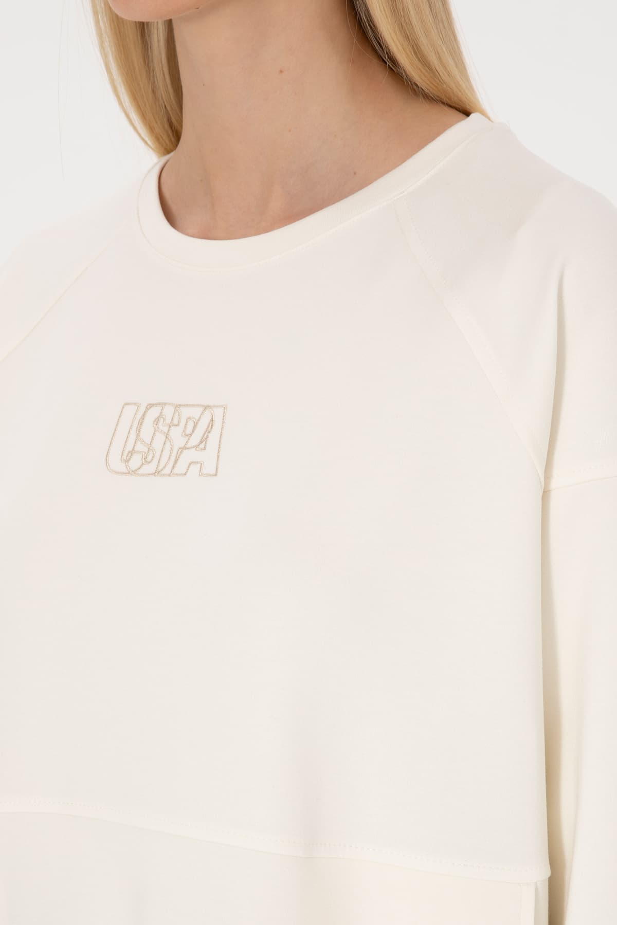 سوئیشرت زنانه U.S. Polo Assn. کرم بلند یقه گرد مدل 50315623-VR256 سوئیشرت زنانه U.S. Polo Assn. کرم بلند یقه گرد مدل 50315623-VR256