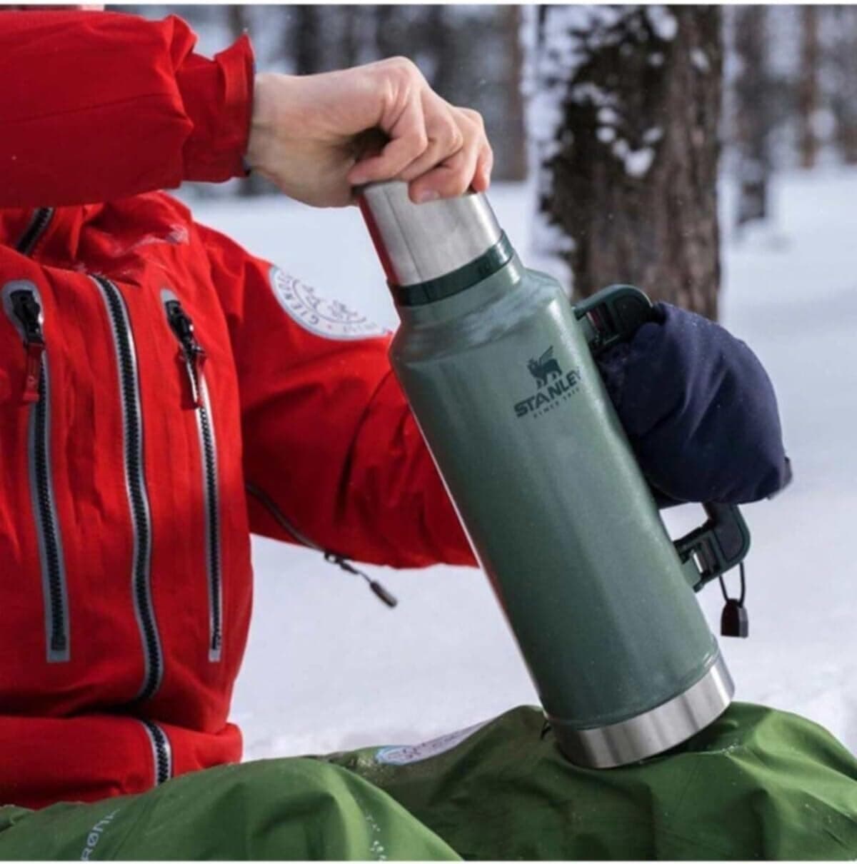 ترموس Stanley Classic Legendary وکیومی 1.9 لیتری سبز استیل ضد زنگ ترموس Stanley Classic Legendary وکیومی 1.9 لیتری سبز استیل ضد زنگ