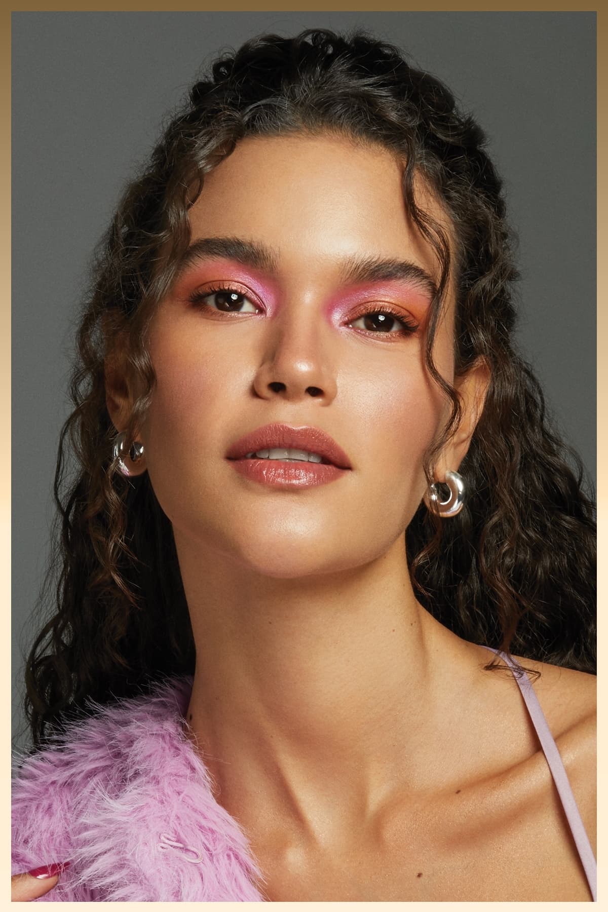 رژ لب Note Cosmetics نمدار براق Iconic Sheer Lipstick مدل 201 Darling رنگ نود رژ لب Note Cosmetics نمدار براق Iconic Sheer Lipstick مدل 201 Darling رنگ نود