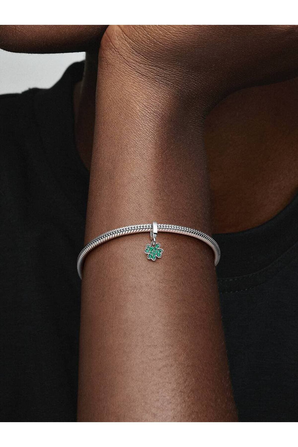 چارم Pandora Moments نقره 925 طرح شبدر چهاربرگ آویزان نماد شانس چارم Pandora Moments نقره 925 طرح شبدر چهاربرگ آویزان نماد شانس