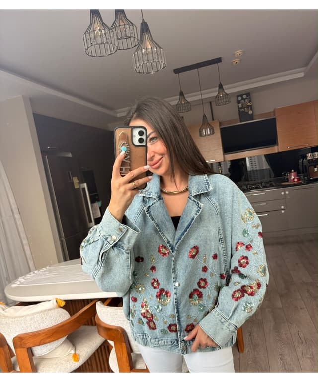 ژاکت دنیم زنانه Genel Markalar آبی پولکی با گلدوزی گل ژاکت دنیم زنانه Genel Markalar آبی پولکی با گلدوزی گل