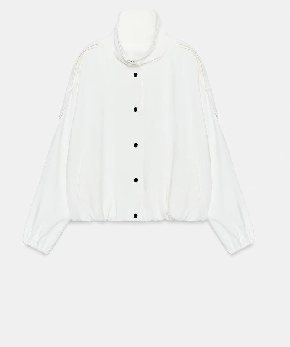 ژاکت بامبر مردانه Zara یقه ایستاده رنگ آفوایت سایز XS ژاکت بامبر مردانه Zara یقه ایستاده رنگ آفوایت سایز XS