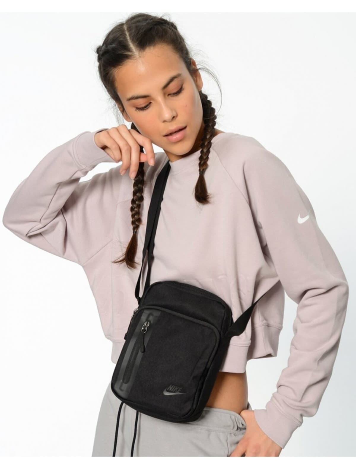 کیف دوشی مردانه Nike Tech Small مدل BA5268 کیف دوشی مردانه Nike Tech Small مدل BA5268