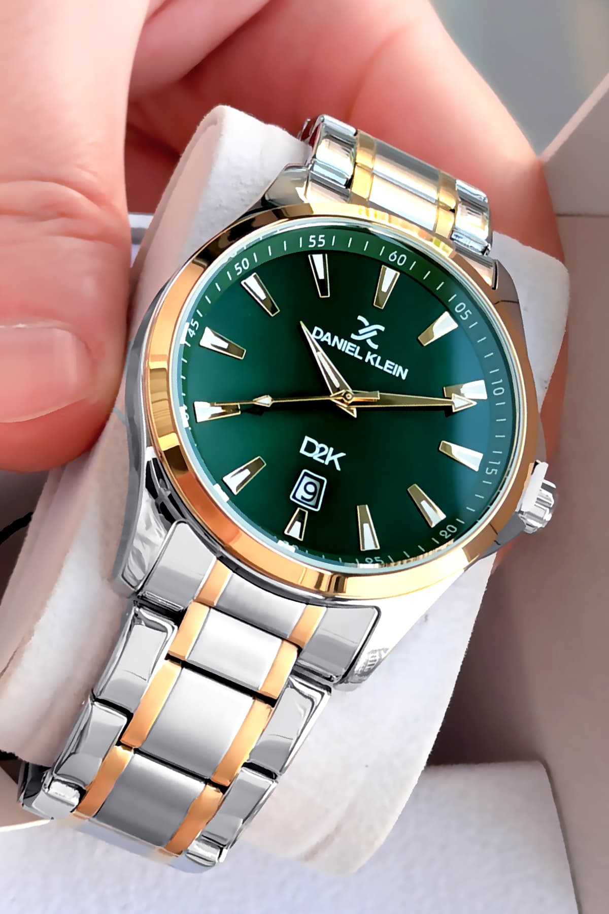 ساعت مچی مردانه Daniel Klein تقویمدار ضدآب 3 ATM نقرهای بند فولادی مدل DKE2004C8 ساعت مچی مردانه Daniel Klein تقویمدار ضدآب 3 ATM نقرهای بند فولادی مدل DKE2004C8