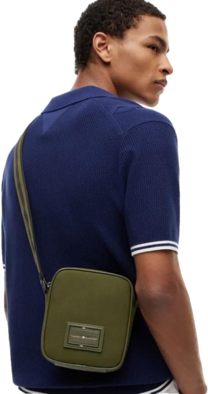 کیف دوشی مردانه Tommy Hilfiger بند قابل تنظیم مدل AM0AM14440 GYY کیف دوشی مردانه Tommy Hilfiger بند قابل تنظیم مدل AM0AM14440 GYY