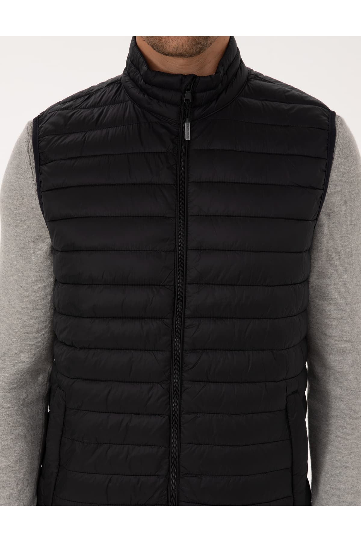 جلیقه مردانه Pierre Cardin مشکی کاپیتونه مدل 50313897-VR046 جلیقه مردانه Pierre Cardin مشکی کاپیتونه مدل 50313897-VR046