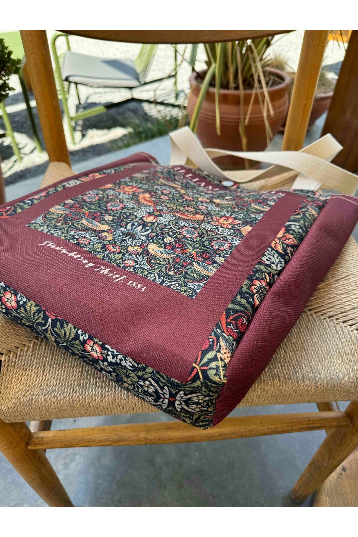 ست ۲ عددی کیف پارچهای و کیف لوازم آرایش pamukcanta William Morris کانواس قابل شستوشو جیبدار با دکمه فلزی ست ۲ عددی کیف پارچهای و کیف لوازم آرایش pamukcanta William Morris کانواس قابل شستوشو جیبدار با دکمه فلزی
