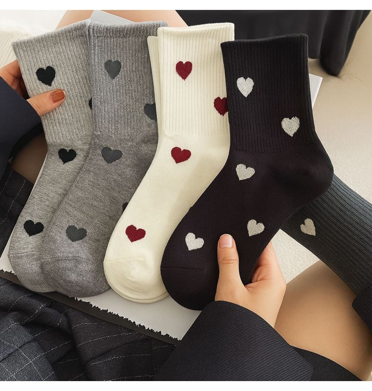 ست جوراب تنیس یونیسکس Sky Socks طرح قلب خاکستری ۴ تایی ست جوراب تنیس یونیسکس Sky Socks طرح قلب خاکستری ۴ تایی