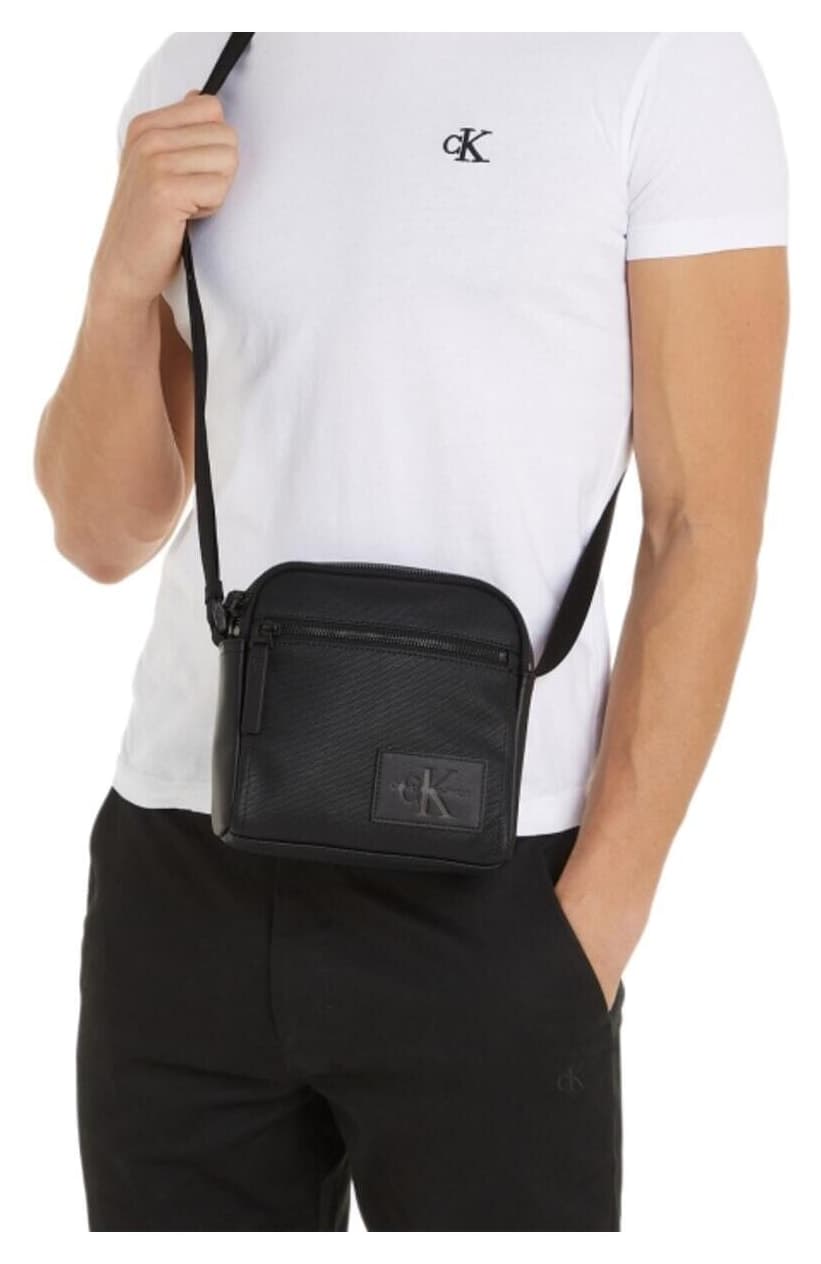 کیف دوشی مردانه Calvin Klein مشکی COATED SQ CAMERA BAG BEH کیف دوشی مردانه Calvin Klein مشکی COATED SQ CAMERA BAG BEH
