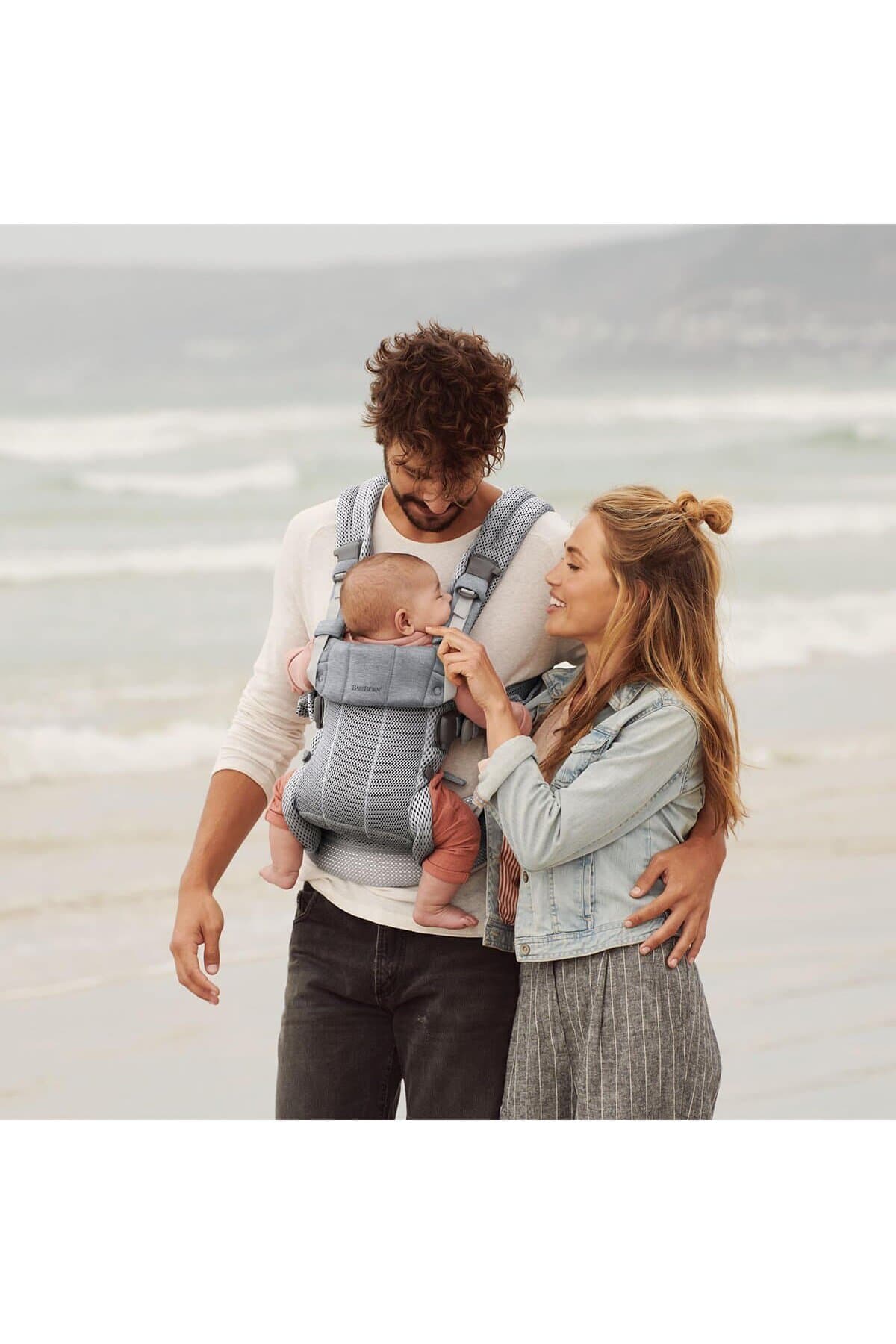 کولهپشتی نوزاد BabyBjörn مدل Harmony Mesh نقرهای کولهپشتی نوزاد BabyBjörn مدل Harmony Mesh نقرهای