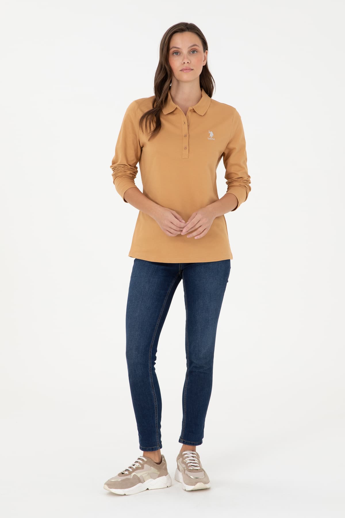 سوئیشرت زنانه U.S. Polo Assn. شتری یقه پولو بیسیک مدل 50289541-VR015 سوئیشرت زنانه U.S. Polo Assn. شتری یقه پولو بیسیک مدل 50289541-VR015