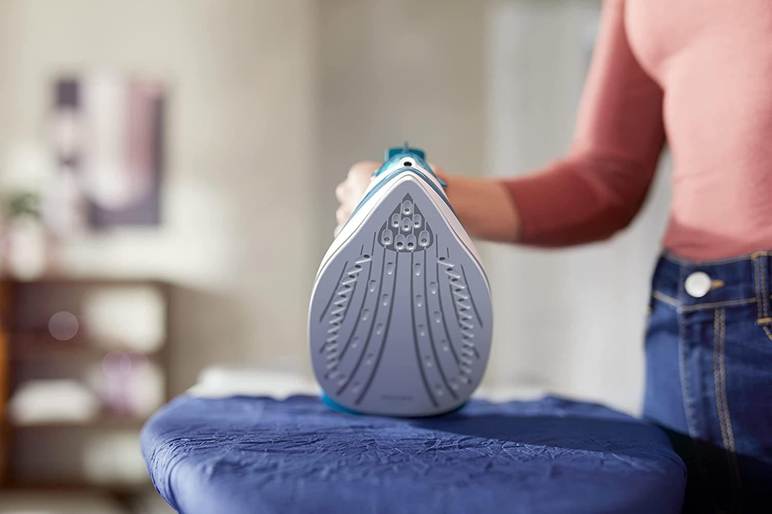 اتو بخار Philips با توان 2100W، بخار پیوسته 30g/min و بوست بخار 140g اتو بخار Philips با توان 2100W، بخار پیوسته 30g/min و بوست بخار 140g