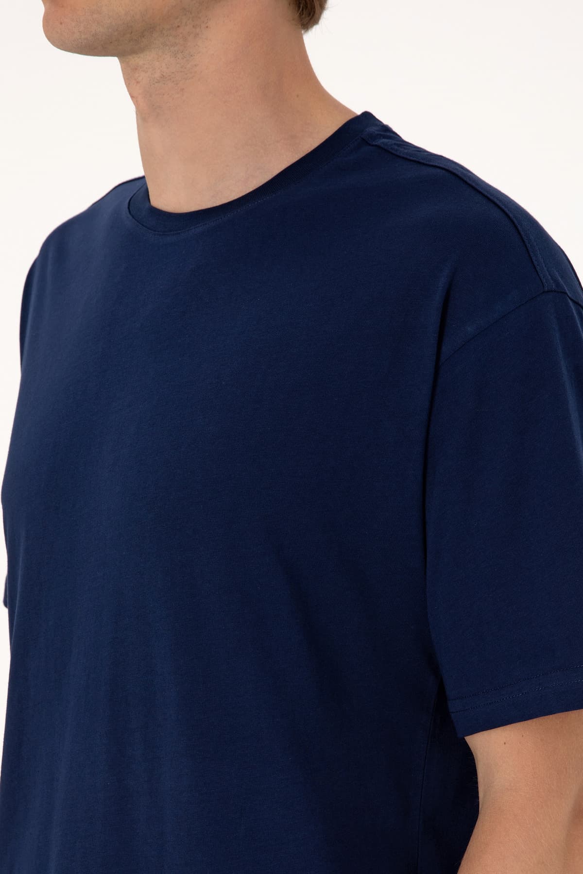 تیشرت مردانه U.S. Polo Assn. فیت راحت یقه گرد سرمهای مدل 50306879-VR033 تیشرت مردانه U.S. Polo Assn. فیت راحت یقه گرد سرمهای مدل 50306879-VR033