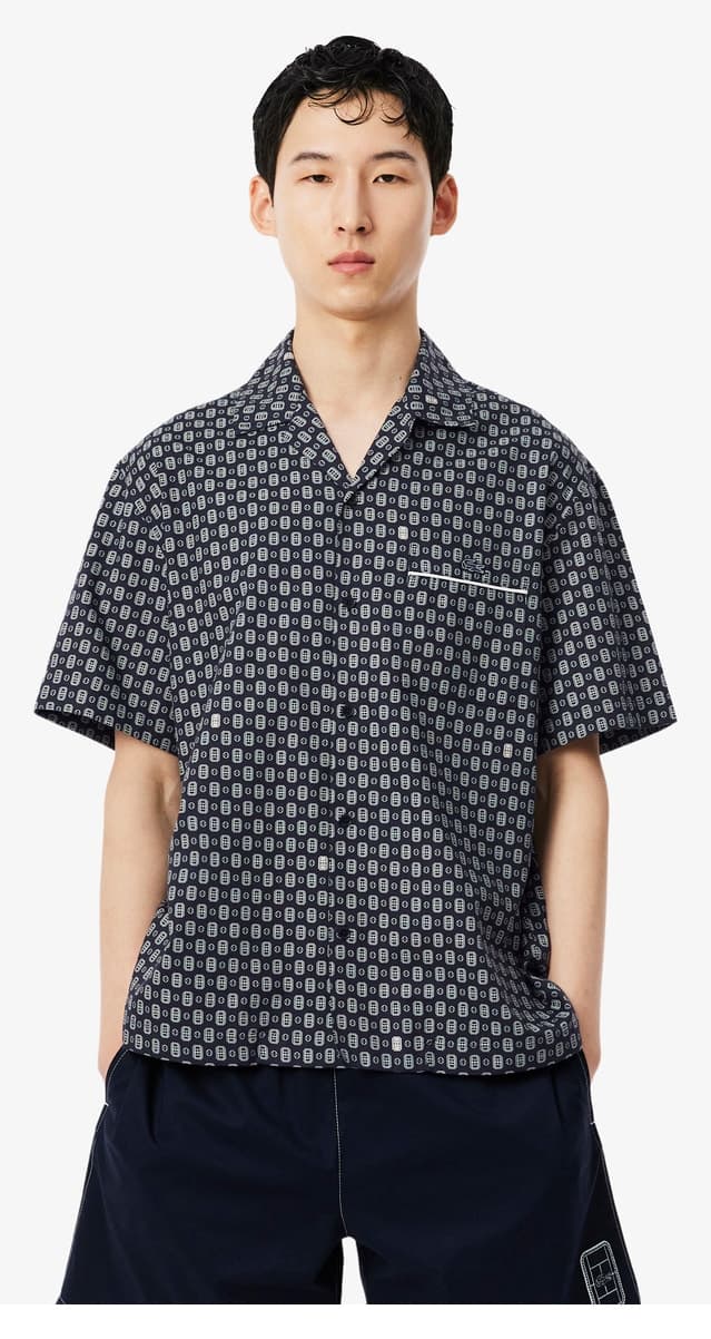 پیراهن مردانه Lacoste فیت ریلکس آستین کوتاه طرحدار سرمهای پیراهن مردانه Lacoste فیت ریلکس آستین کوتاه طرحدار سرمهای