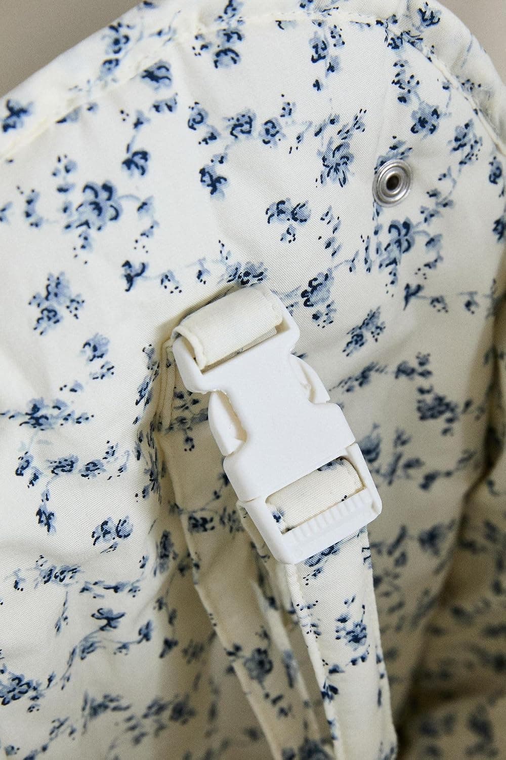 کیف بچه گلدار پنبهای Zara آبی سایز استاندارد کیف بچه گلدار پنبهای Zara آبی سایز استاندارد