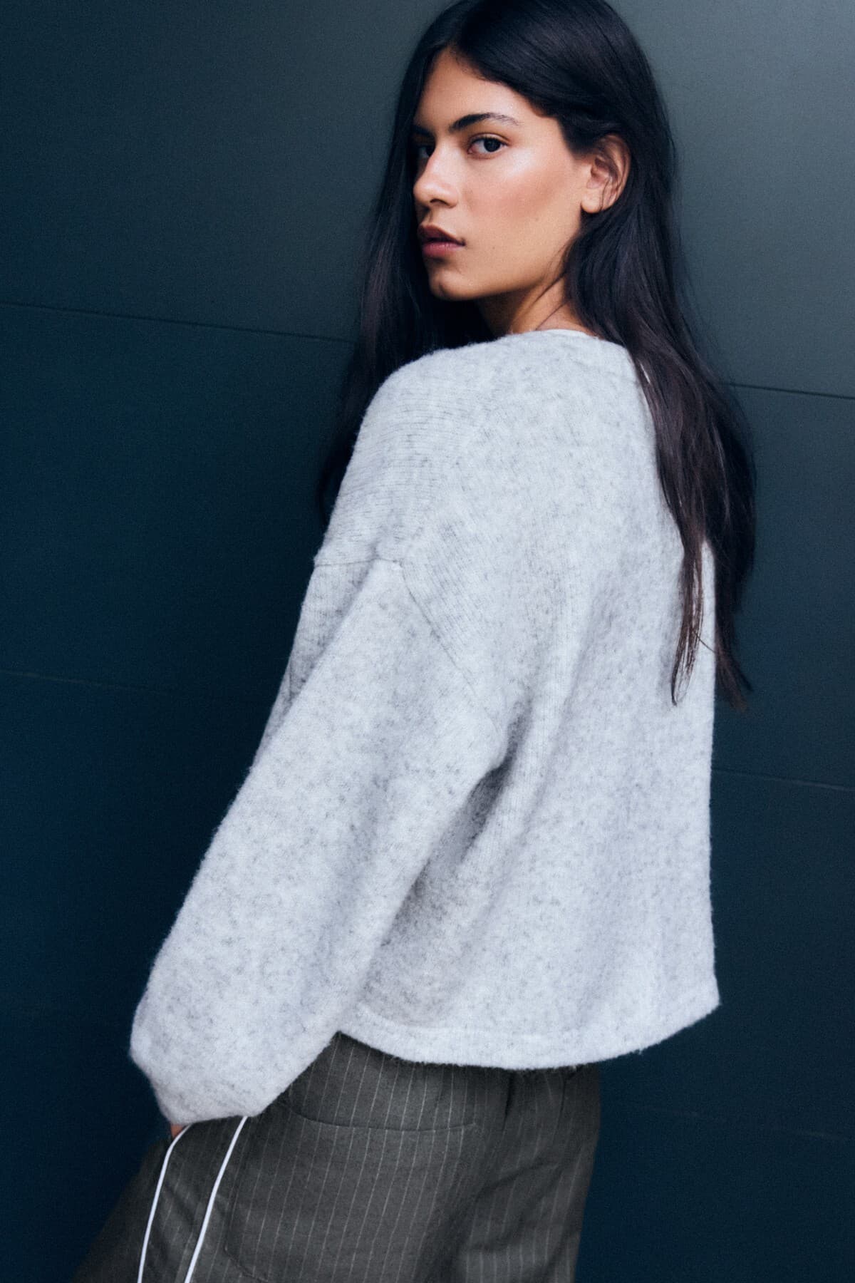 هیرکا زنانه Bershka یقه گرد تزئینی دکمهدار هیرکا زنانه Bershka یقه گرد تزئینی دکمهدار