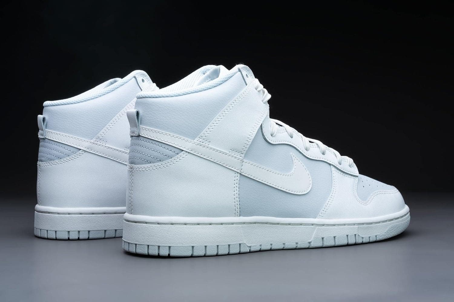کفش کتانی مردانه Nike مدل Dunk Hi Retro کفش کتانی مردانه Nike مدل Dunk Hi Retro