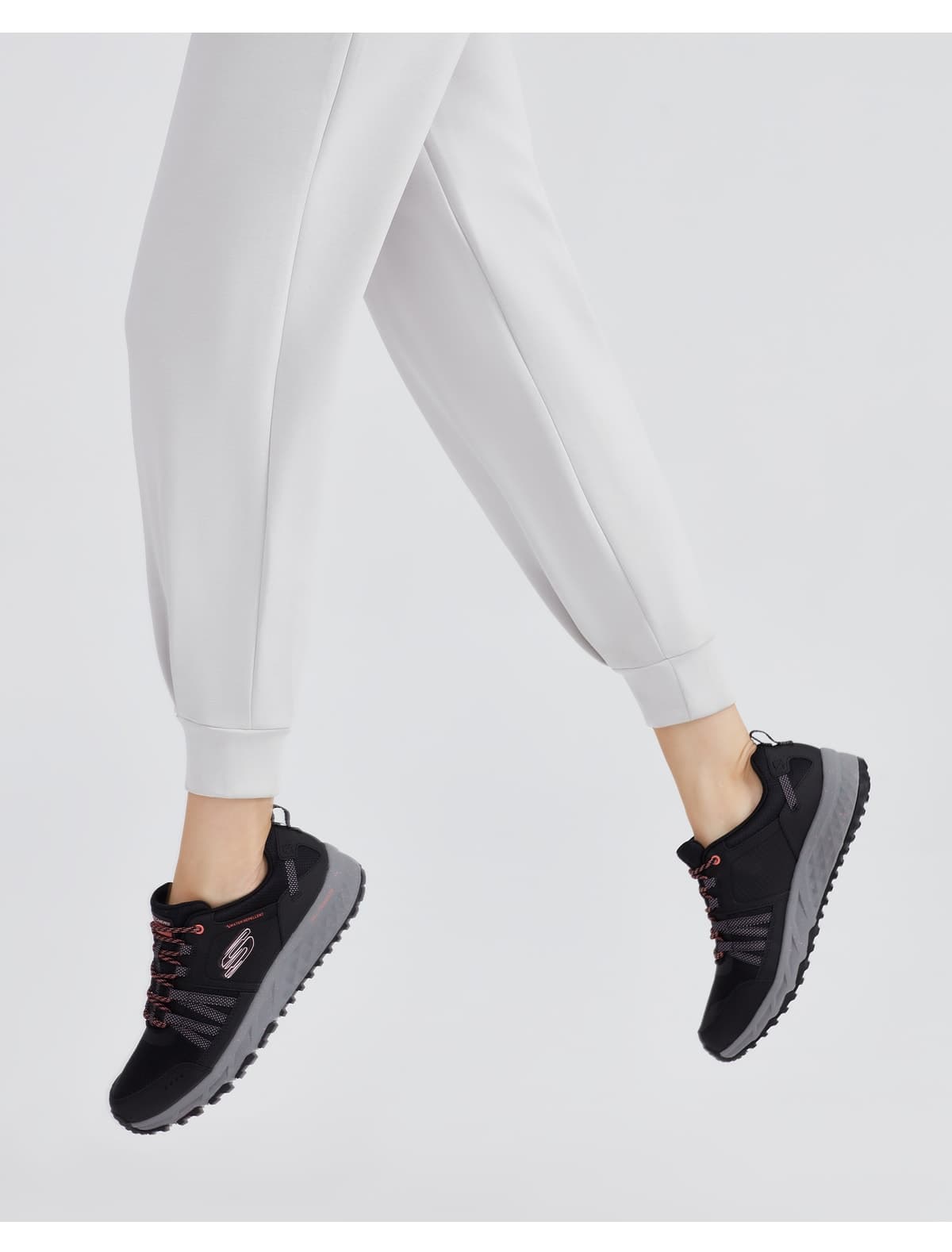 کفش زنانه Skechers اوتدور سیاه مدل ESCAPE PLAN ENDLESS PURSUIT 180061 BKHP کفش زنانه Skechers اوتدور سیاه مدل ESCAPE PLAN ENDLESS PURSUIT 180061 BKHP