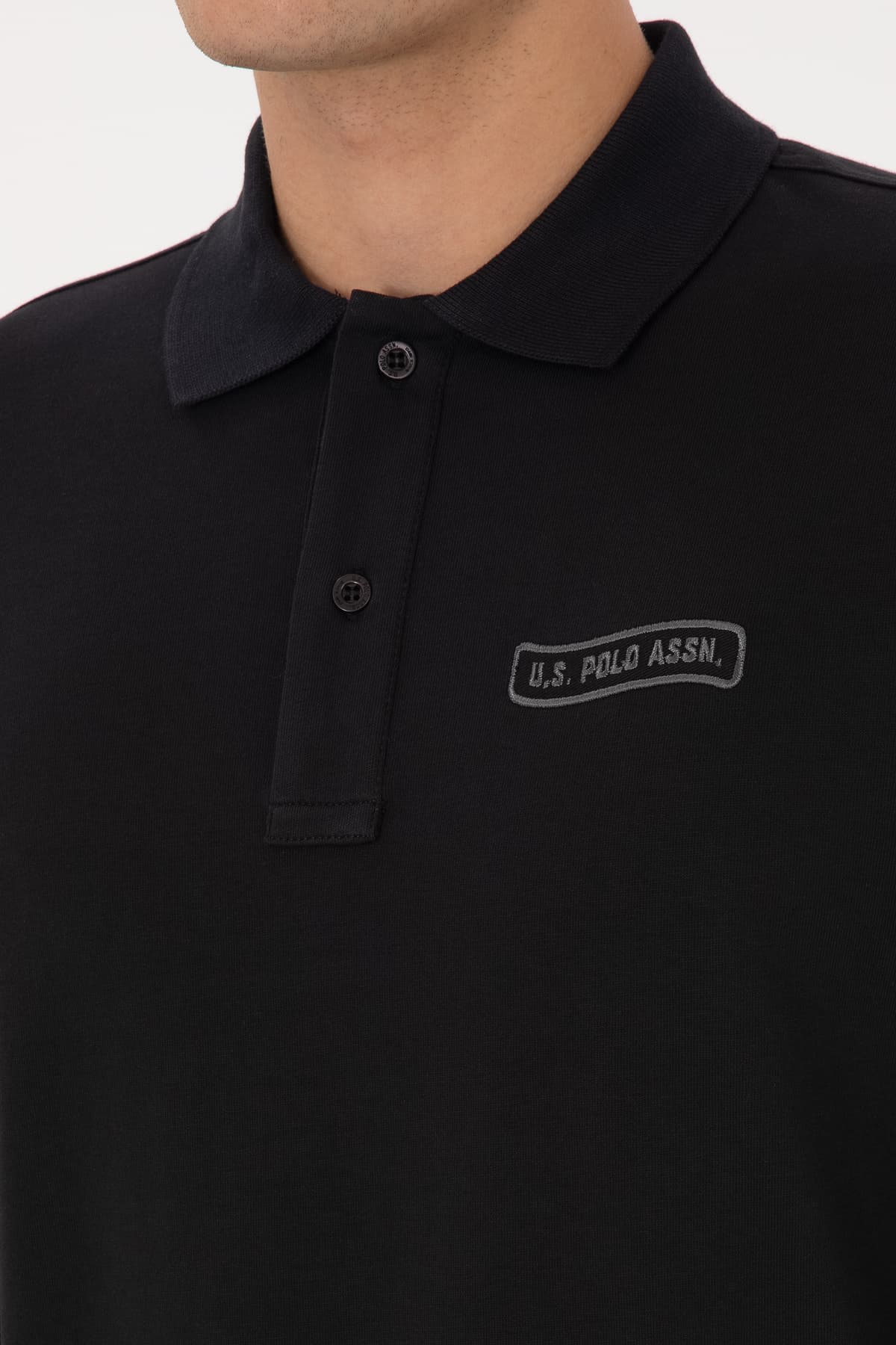 سوئیشرت مردانه U.S. Polo Assn. فیت معمولی یقه پولو مشکی مدل 50315454-VR046 سوئیشرت مردانه U.S. Polo Assn. فیت معمولی یقه پولو مشکی مدل 50315454-VR046